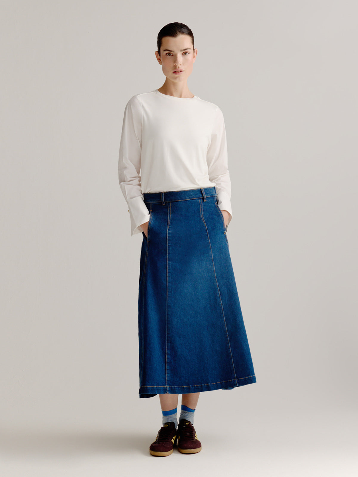 Lev top | White