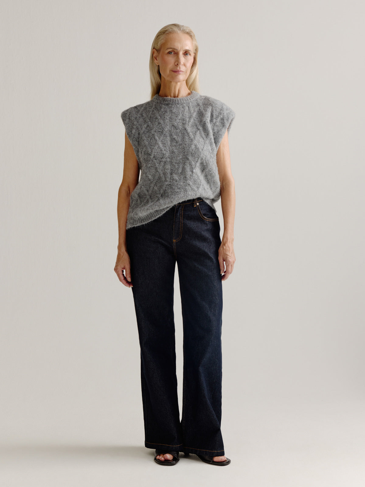 Lonne spencer | Grey