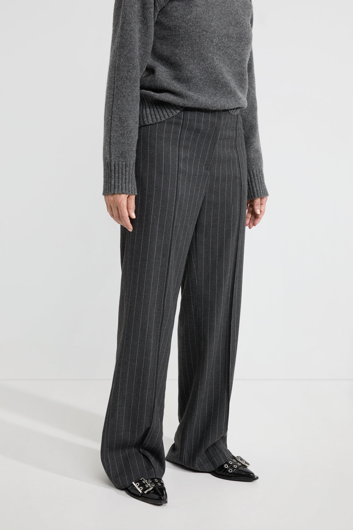 Axel trousers | Anthracite stripe