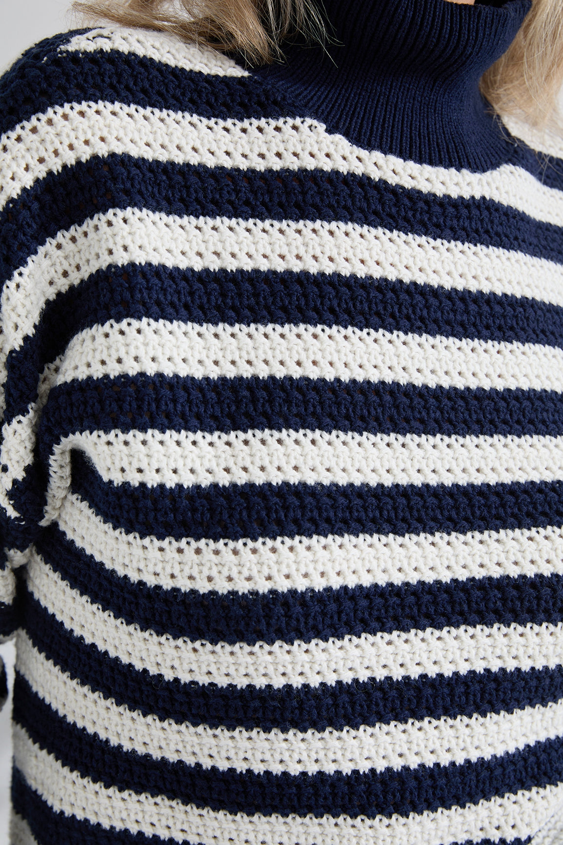 Alana sweater | Off White stripe