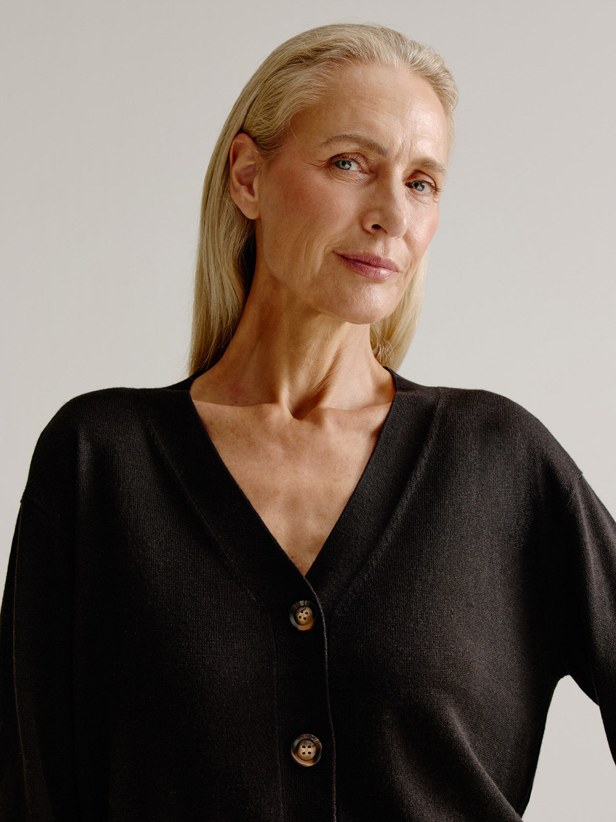 August cardigan | Black