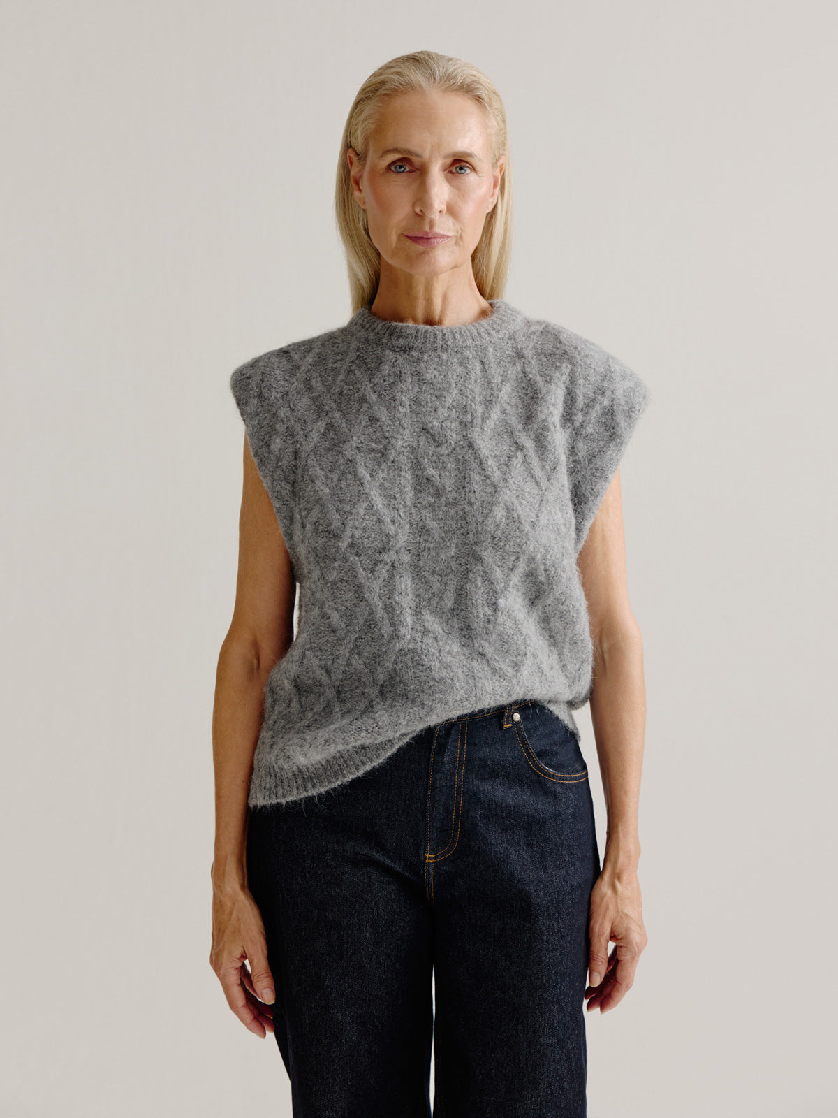 Lonne spencer | Grey
