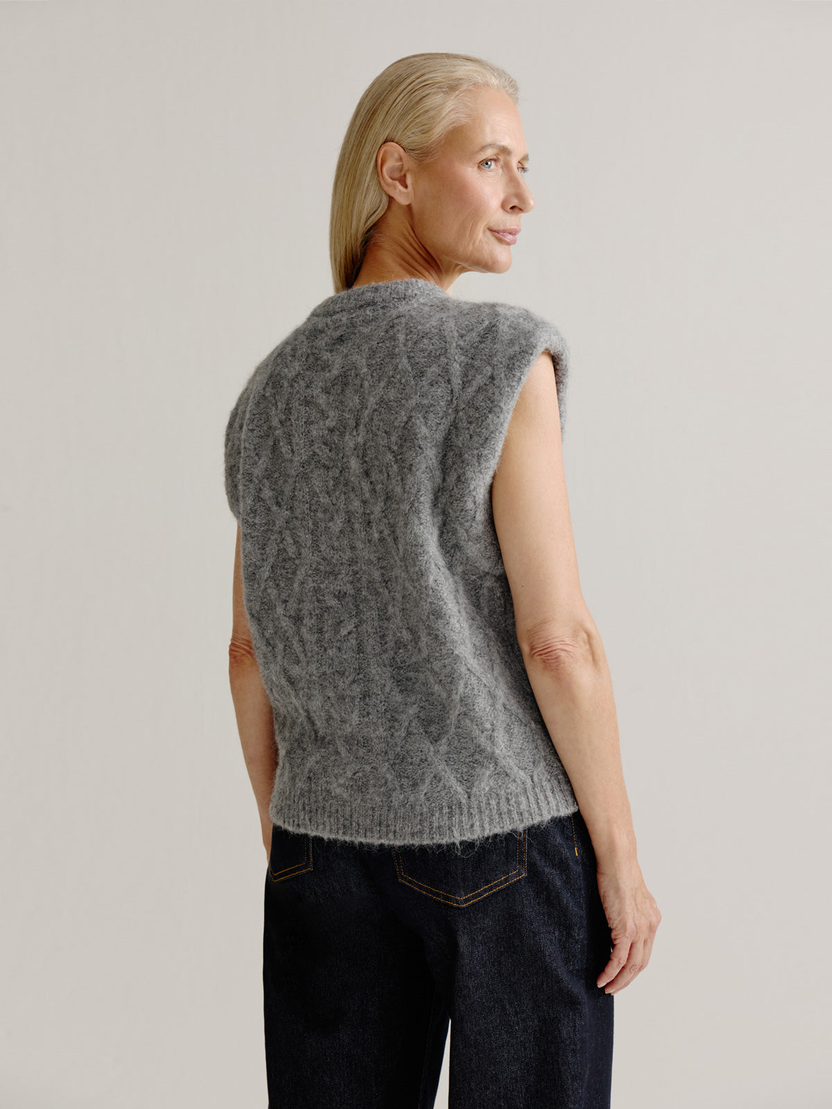 Lonne spencer | Grey